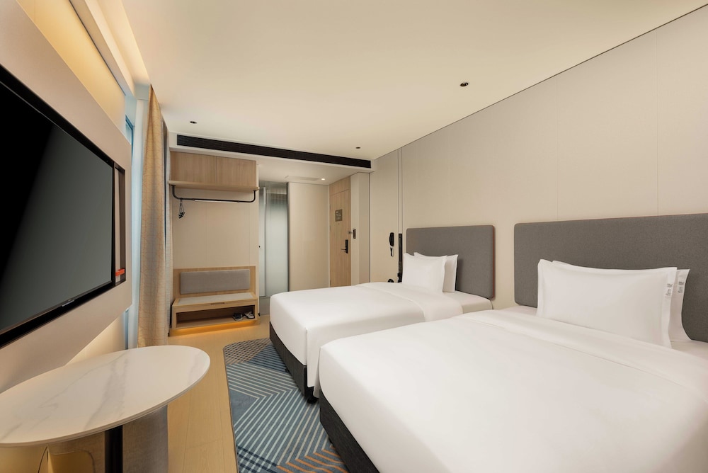 Holiday Inn Express Shanghai PVG Zhuqiao by IHG — photo 4
